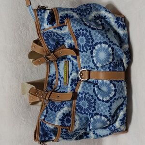 Large Lily Bloom Light and Dark Blue and White Starburst Tote